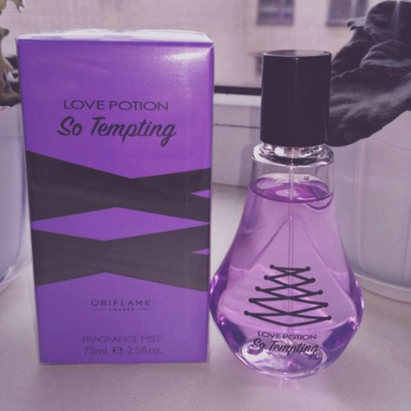 nuoc-hoa-Love-Potion-So-Tempting-Fragrance-Mist-Oriflame-33958-1.jpg