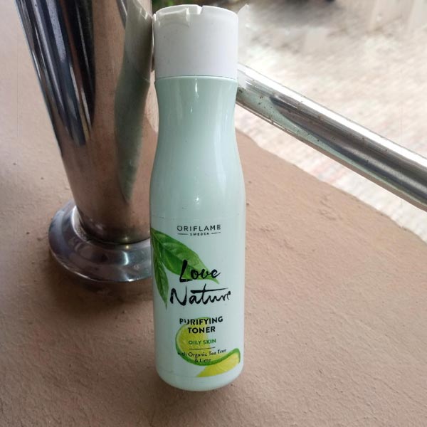love-nature-purifying-toner-with-organic-tea-tree-lime-1 love-nature-purifying-toner-with-organic-tea-tree-lime-1