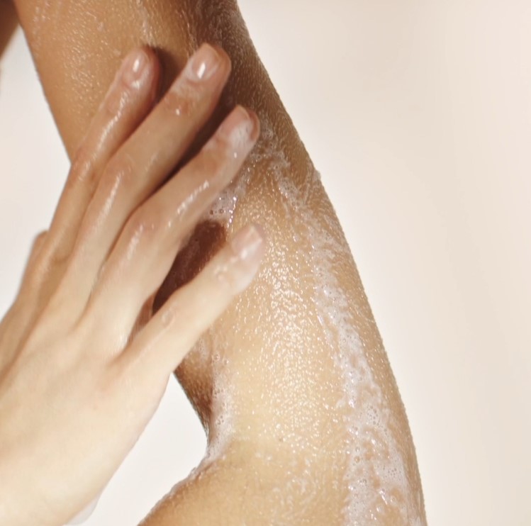 gel-tam-beautanicals-revitalising-body-cleanser-35892-oriflame-3 gel-tam-beautanicals-revitalising-body-cleanser-35892-oriflame-3
