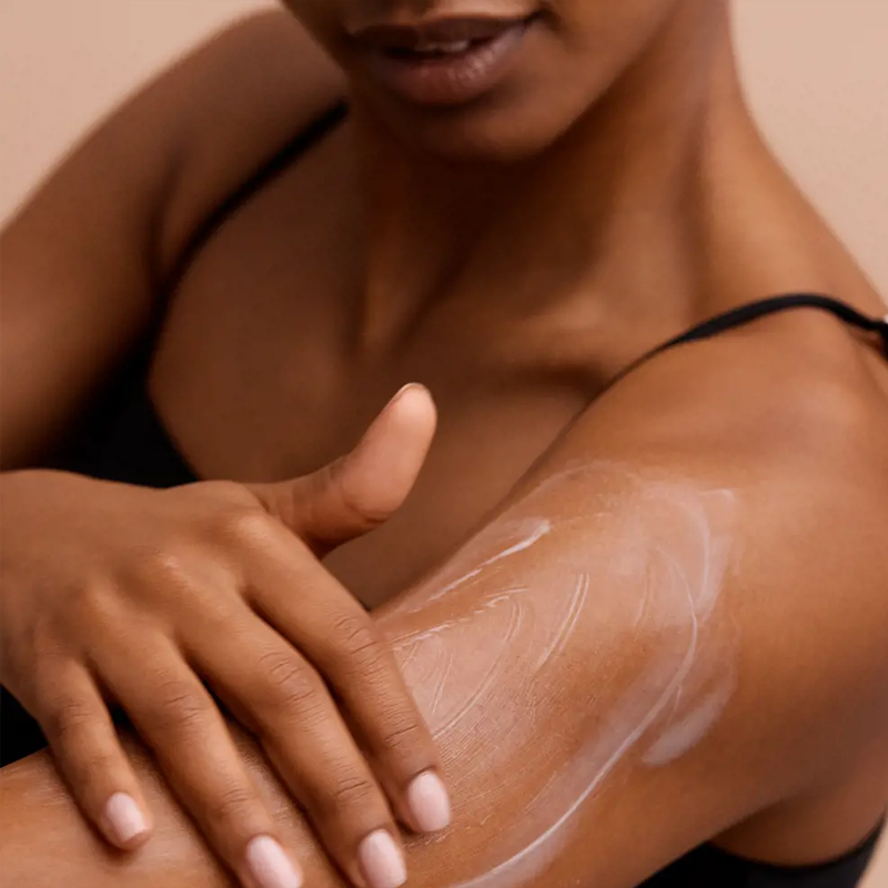 amber-elixir-perfumed-body-cream-47012-oriflame-3 amber-elixir-perfumed-body-cream-47012-oriflame-3